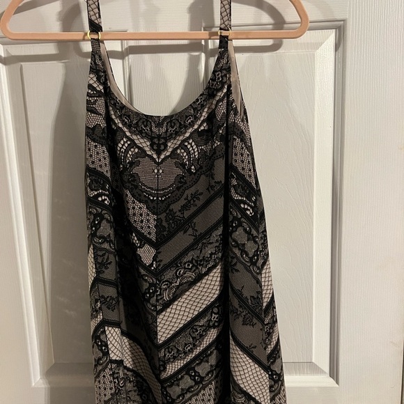 CAbi Style #3278 Monaco Cami Tunic Medium Black Beige Lace Print NWOT Size Small - Picture 6 of 8
